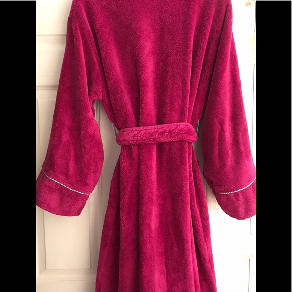 Tommy Hilfiger fuschia pink plush robe - Picture 6 of 15